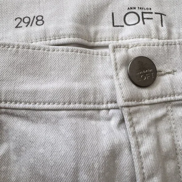 LOFT Womens Size 8 29 White Frayed Bottom Denim Shorts Subtle Polka Dots - Picture 4 of 5